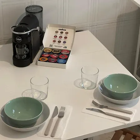 Golden Luxe - Graffiti House *